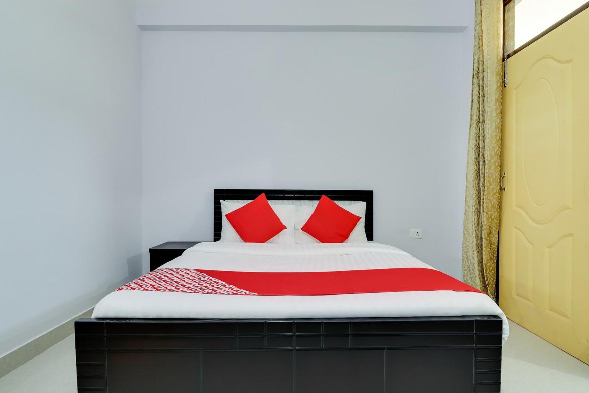 Hotel O Vgs Chinhat Kültér fotó