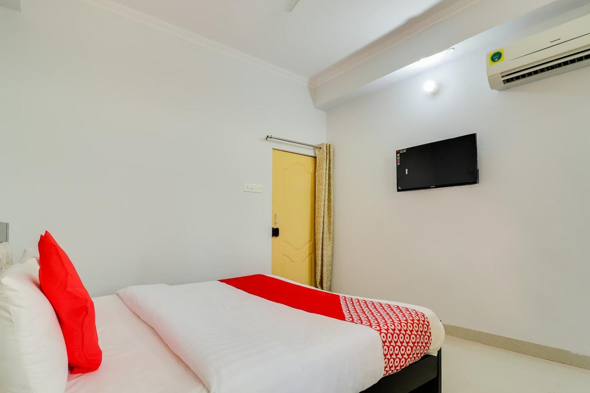 Hotel O Vgs Chinhat Kültér fotó