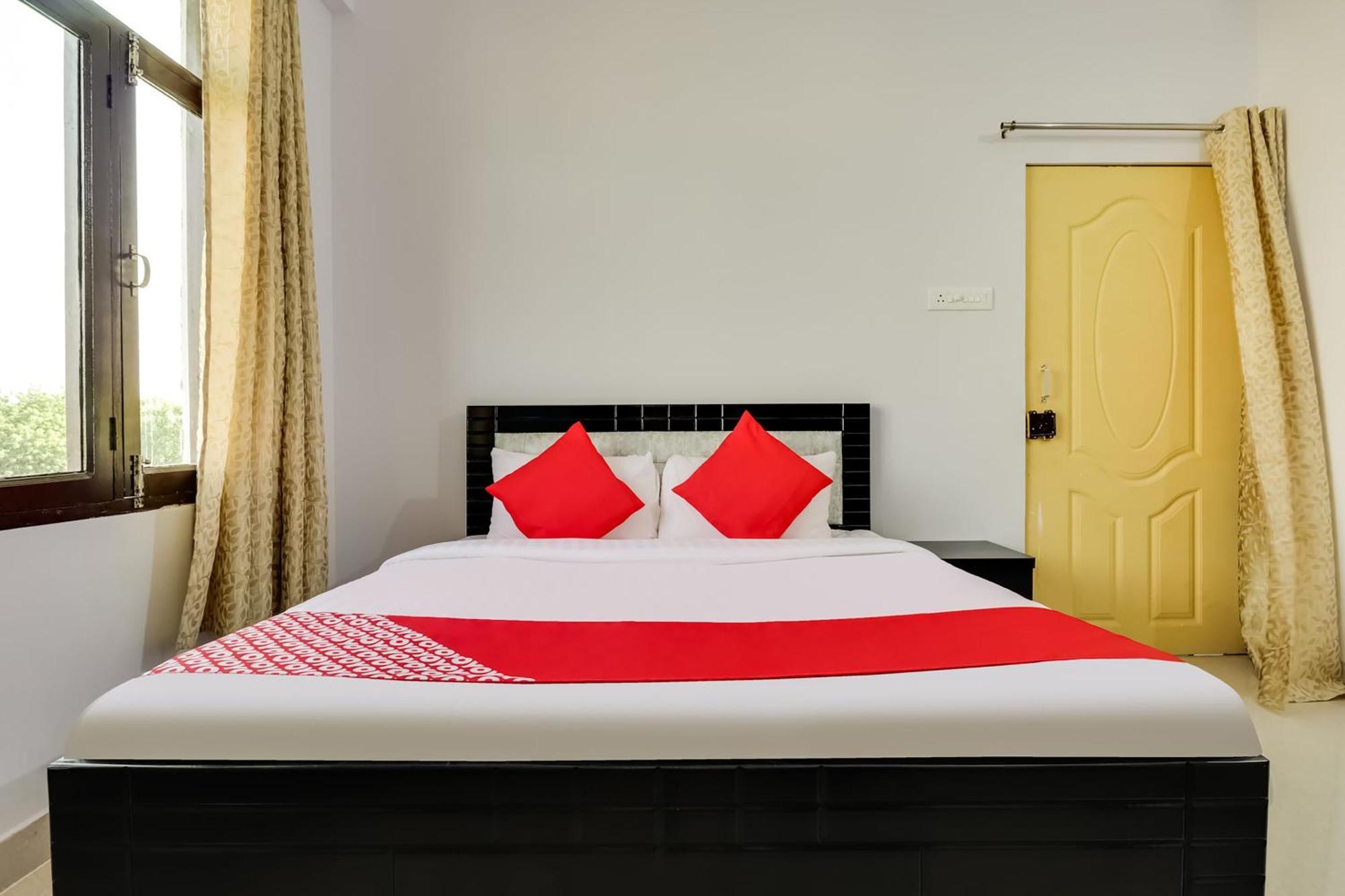 Hotel O Vgs Chinhat Kültér fotó